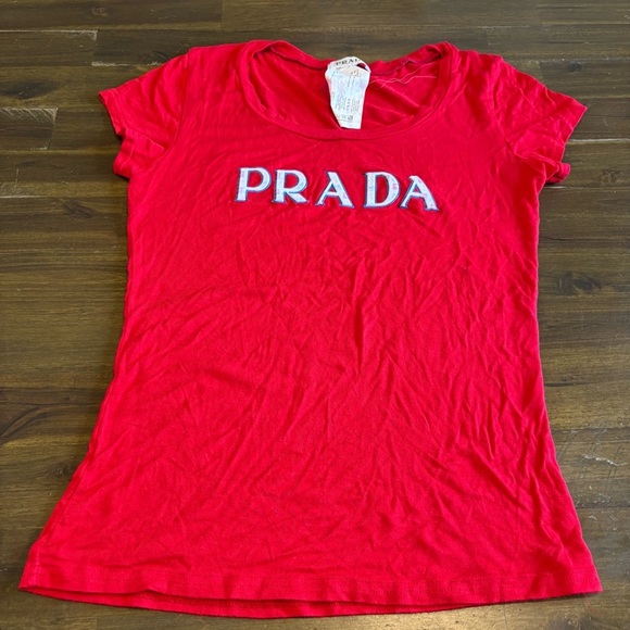 PRADA Vintage Baby Tee T-Shirt Embossed Logo 3D Y2K Red M RARE 90’s It Girl - Picture 1 of 9
